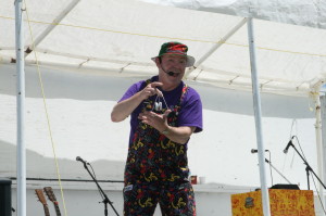 Mark Kersey of Toronto brought song and tricks to the Fair.