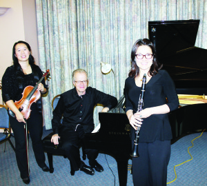 CHAMBER CONCERTS START AGAIN The Caledon Chamber Concerts had their first offering of the season recently as Western Collective performed selections by Arnold Bax, Arthur Bliss, Rebecca Clark, Gyorgy Kurtag and Robert Schumann. The performers were Sharon Wei on viola, John Hess on piano and Jana Starling on clarinet. Photo by Bill Rea