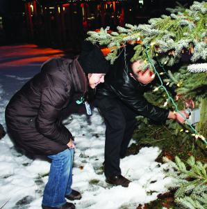 Mayor Allan Thompson was assisted by VIA President Kate Vaughan in lighting the Christmas tree.