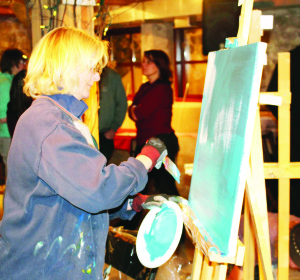Another art battle at Alton Mill Four artists recently went up against each other in the finals of the Headwaters Art Battle at Alton Mill Arts Centre. They had 20 minutes to complete their creations. The audience named Caledon village area resident Diana Hillman the winner. The other competitors were Yevgenia Casale of SouthFields Village, Nathan Wilson of Brampton and Rickey Schaade of Orangeville. The next battle will be this Sunday (March 29) at the Mill, running from 1 to 4 p.m. Photos by Bill Rea