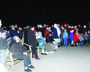 The crowd was out at Bethell Hospice in Inglewood last Thursday evening for a Celebration of Light and Love. There were more than 250 participants who walked from the Inglewood Community Centre to the Hospice facility for the ceremony. “We have gathered here tonight to celebrate and remember our loved ones,” commented volunteer Anton Vermunt. He added that as of the start on the event, it had raised more than $70,000.