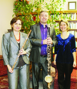 TRIO D'ARGENTO PERFORMS The latest offering in the Caledon Chamber Concert series saw a performance of Trio D'Argento, consisting of Sibylle Marquardt on flute, Peter Stoll on clarinet and Anna Ronai on piano. The program included selections by Joseph Haydn, Jacques Bondon, Camille Saint-Saens, Friedrich Kuhlau, Jacques Ibert and Miguel del Aguila. Photo by Bill Rea