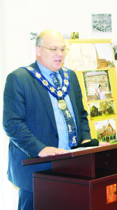 Mayor Allan Thompson was on hand, stressing the importance of heritage conservation.