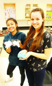 Genelyn Ramos and Martina Nobile were practising the creation of slime.