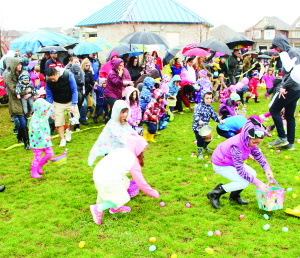 What would Easter weekend be without young folks scrambling into a field to collect Easter eggs? The annual Easter Egg Hunt in Dennison Park was arranged by the SouthFields Village Residents' Group and Renew Church, and even the threatening weather couldn't dampen the enthusiasm. 